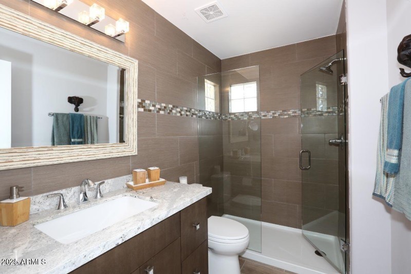 Guest Bath 1