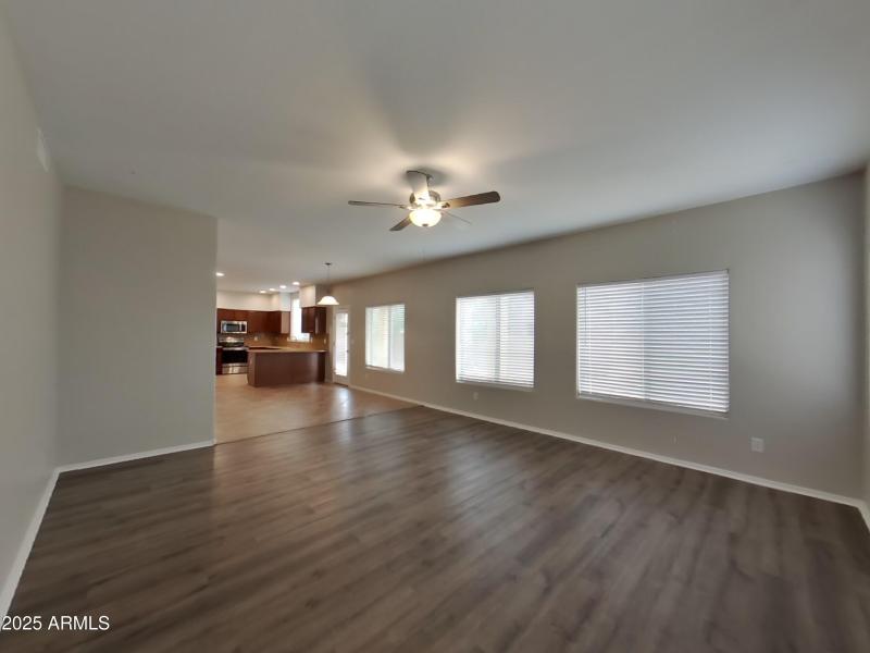 2_pc_FrOwZioyR2_GhrrcKo6xT_layout_0