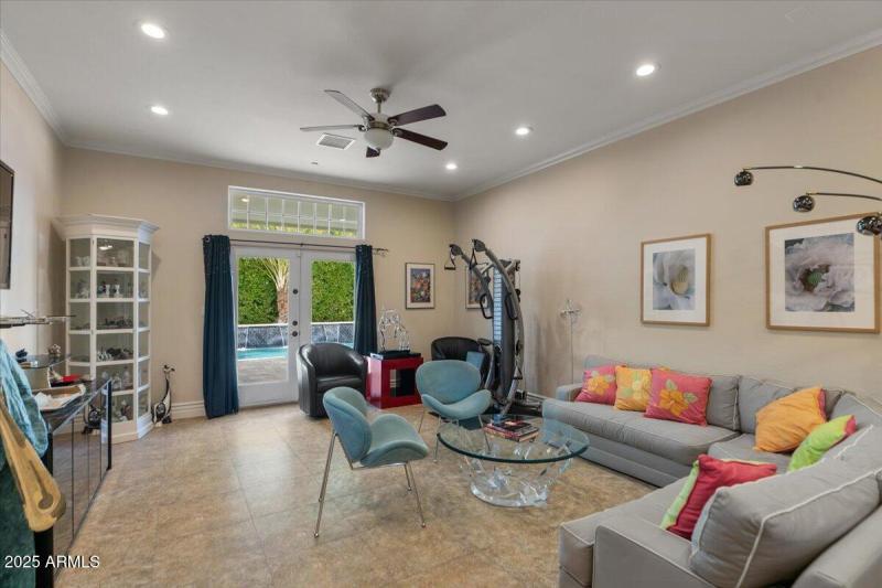 047-Casita Living Room