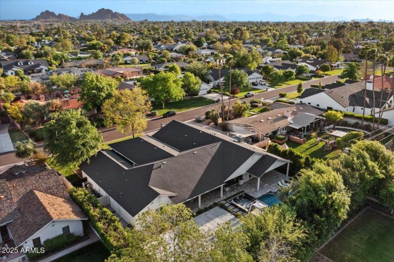 078-Aerial back of home