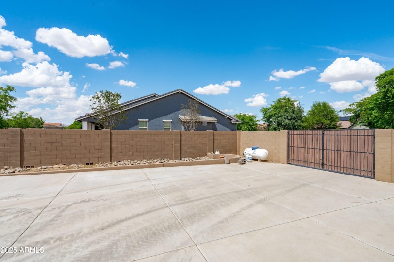 69-RV Gate and Parking