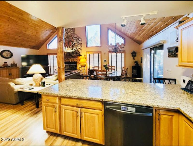 Kitchen w/ New Applicances