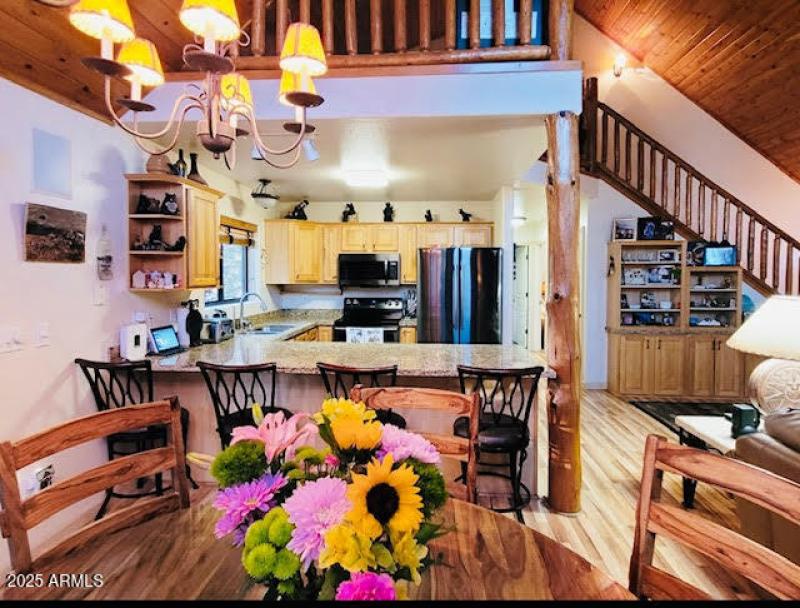 Dining & Kitchen area