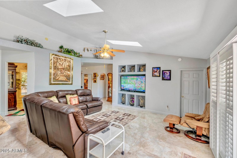 Family room 2