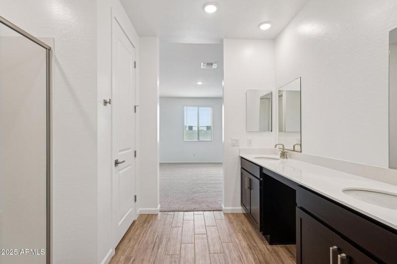 37-web-or-mls-W Brown St-S1909-037