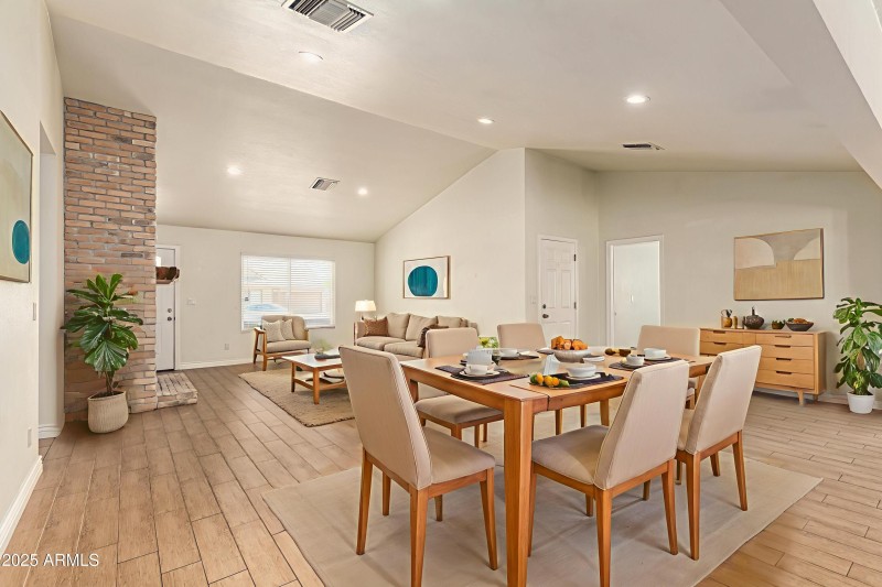 10-Aster - Dining Room - Scandinavian -