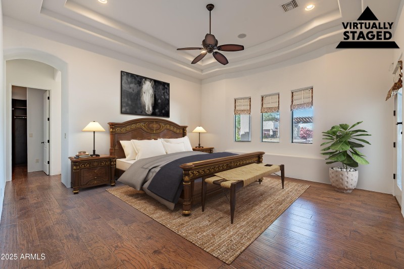 Hombre-29-Master Bedroom_VS 1