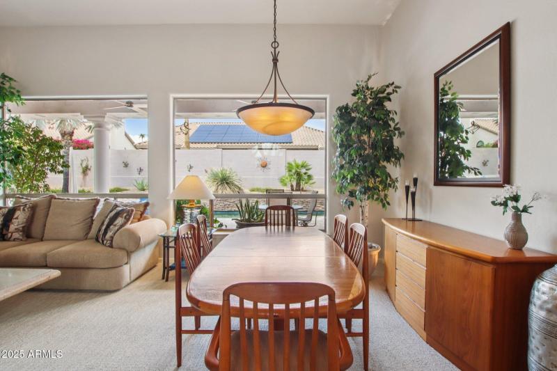 11-web-or-mls-E Altadena Dr-S2708-011