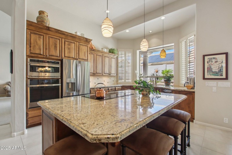 14-web-or-mls-E Altadena Dr-S2708-014