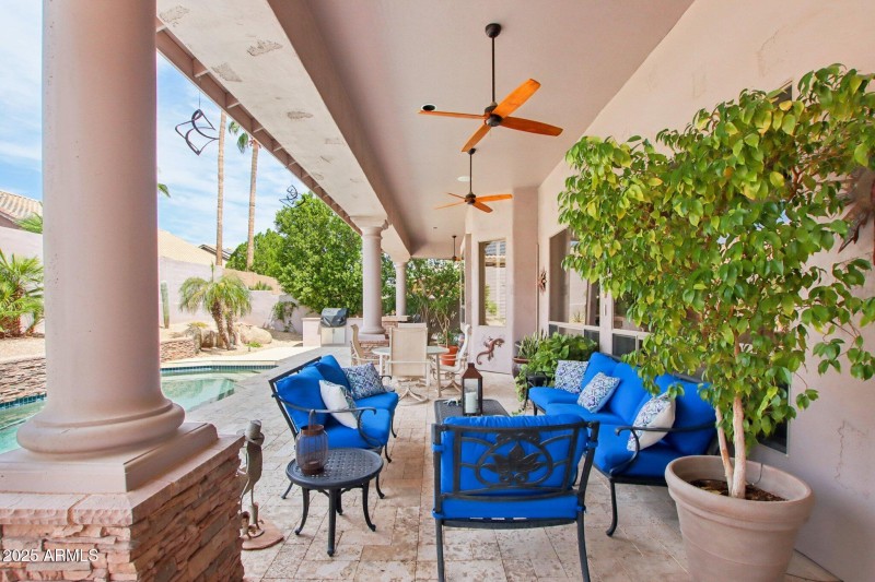 57-web-or-mls-E Altadena Dr-S0209-007