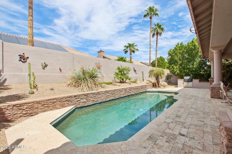 58-web-or-mls-E Altadena Dr-S0209-008