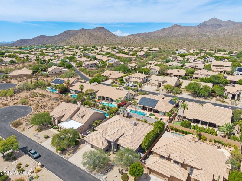 73-web-or-mls-E Altadena Dr-S0209-023