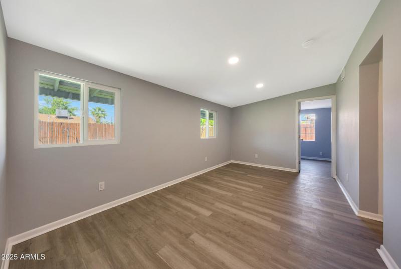 Primary has Extra Lrg Closet