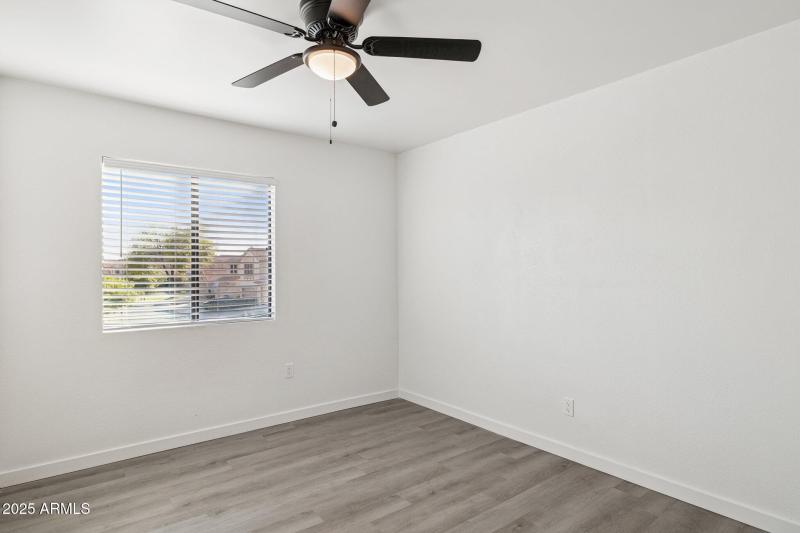 25-web-or-mls-4206-e-agave-rd