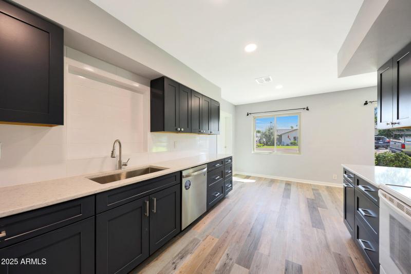 Navy Blue Kitchen Cabinets