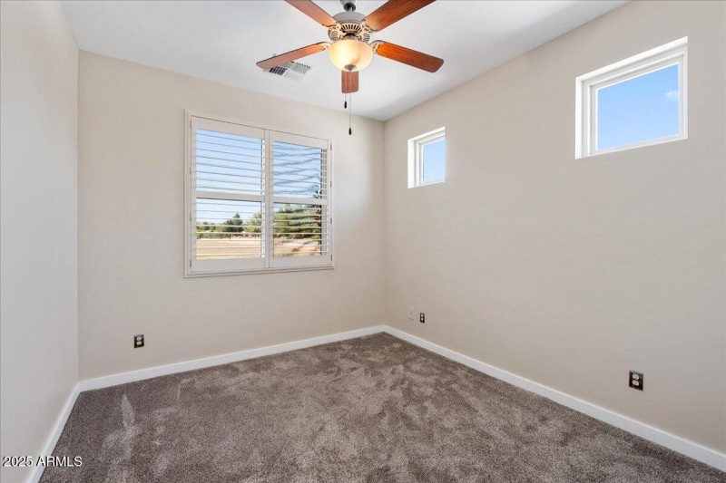05-Bedroom