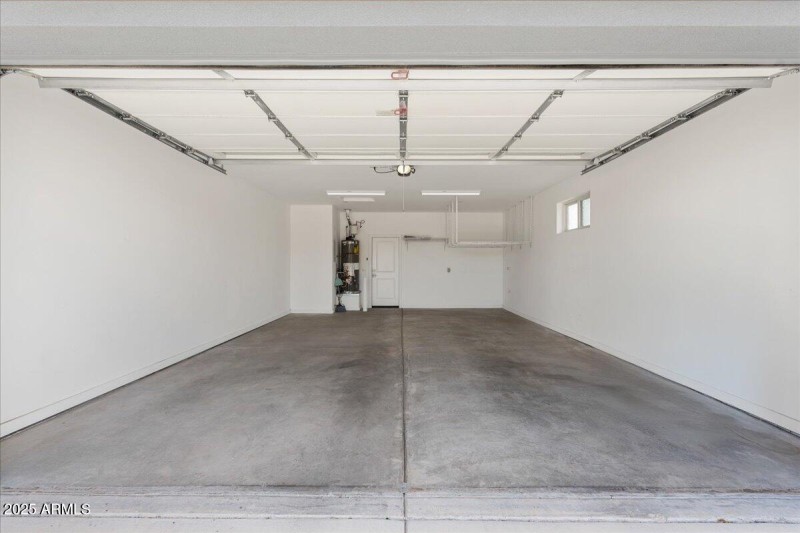 24-Garage
