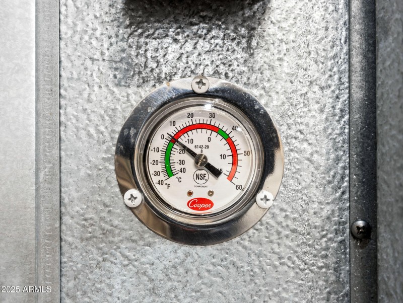 37-web-or-mls-4239 N 40th Ave-28