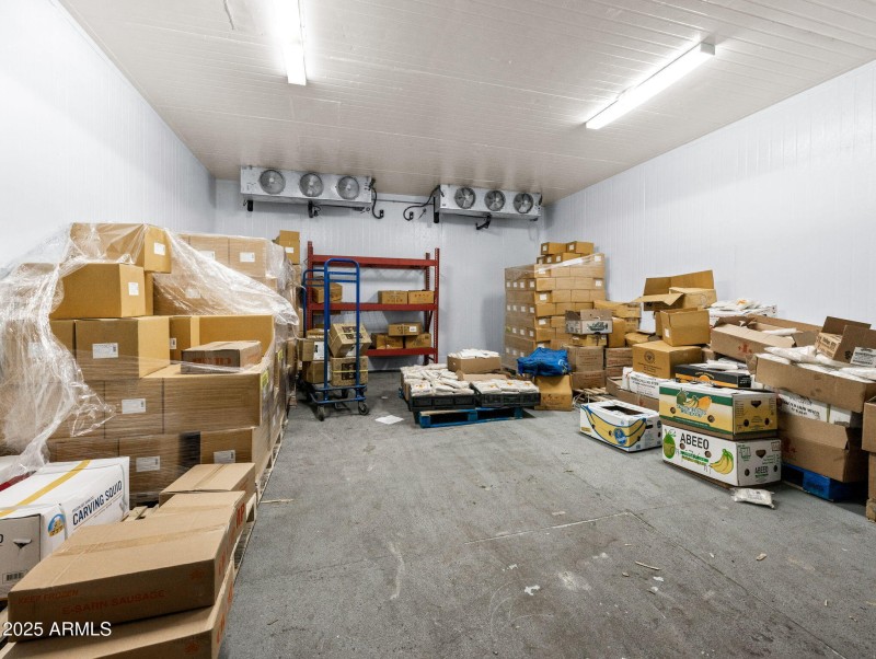 38-web-or-mls-4239 N 40th Ave-29