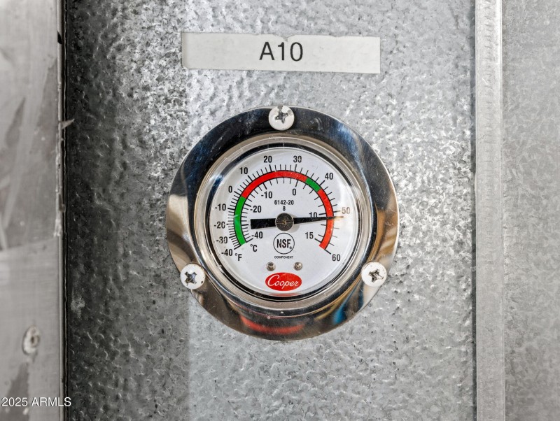 40-web-or-mls-4239 N 40th Ave-31