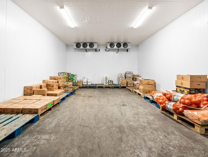 41-web-or-mls-4239 N 40th Ave-32