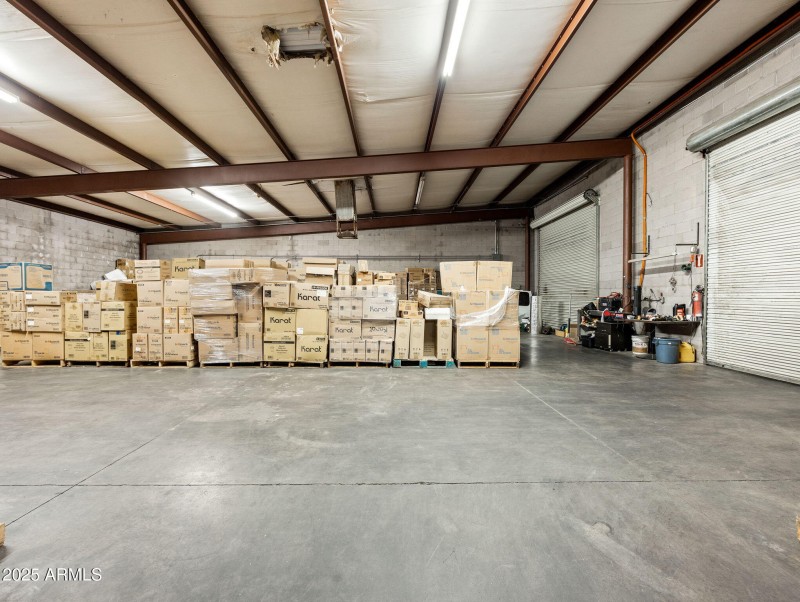 33-web-or-mls-4239 N 40th Ave-24