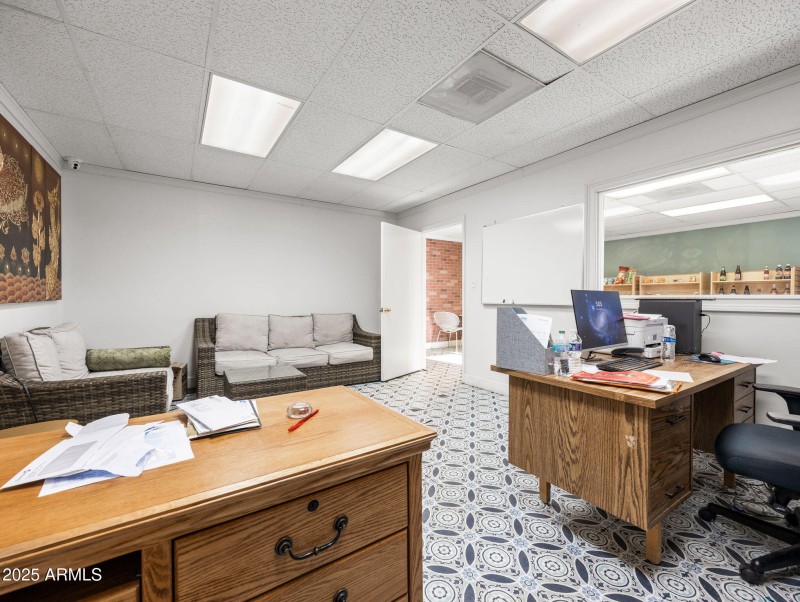 19-web-or-mls-4239 N 40th Ave-41