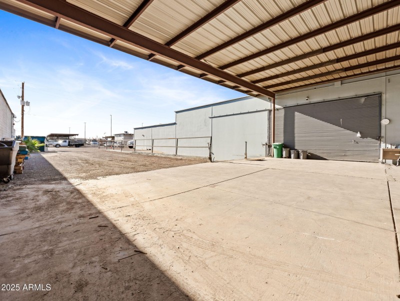 14-web-or-mls-4239 N 40th Ave-14