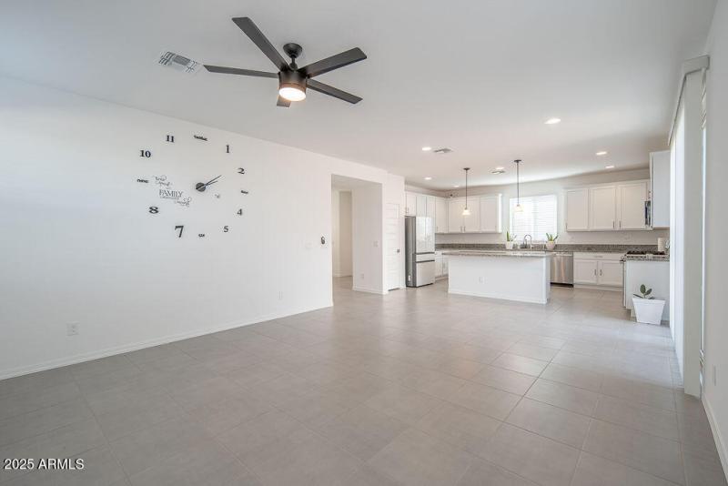 20250919_14118-W-Hackamore-Dr_03