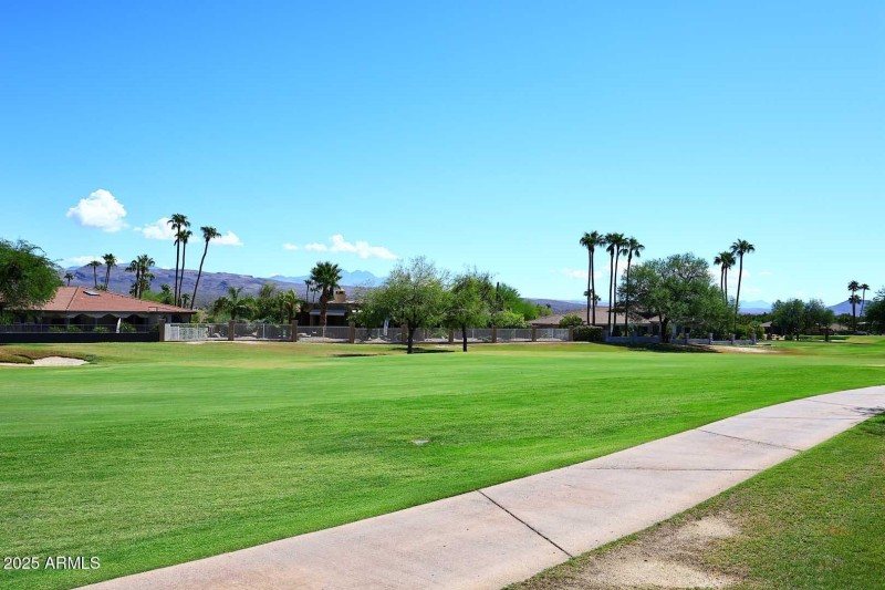 Golf Course View3