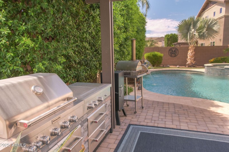 Pergola & BBQ!