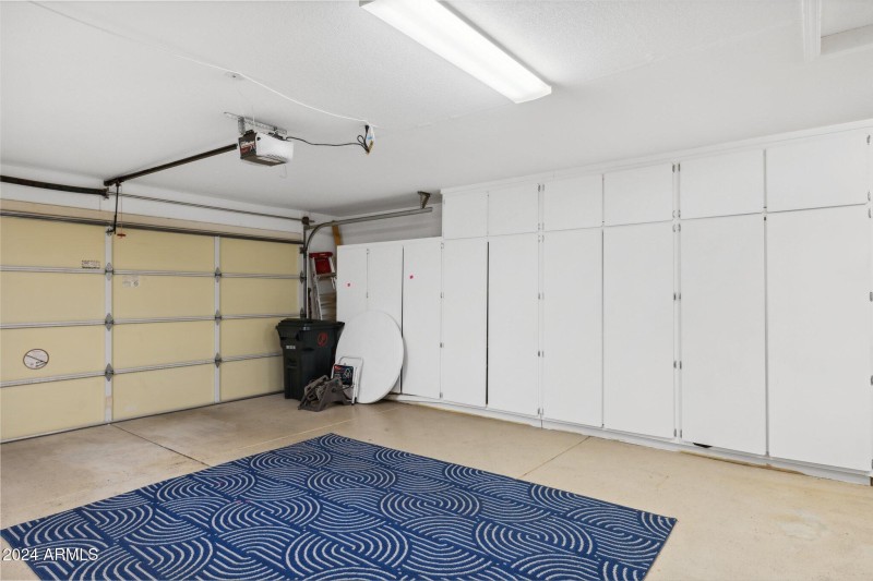 GARAGE STOARGE