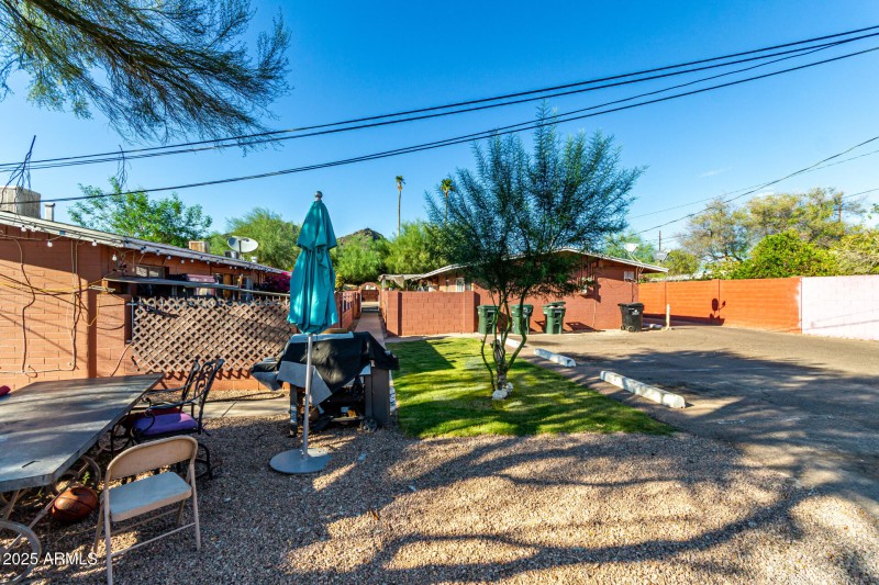 321 E Carol Avenue Phoenix, AZ 85020