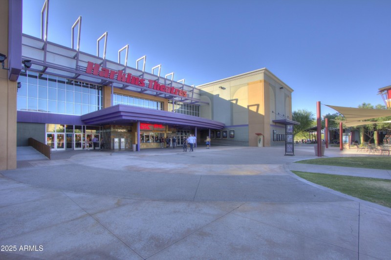 Nearby Movie Theatre's Dining