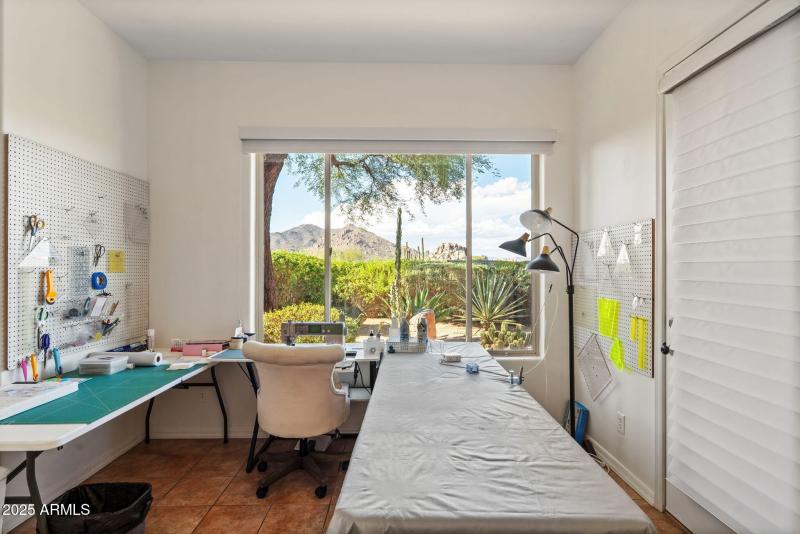 Primary bedroom/ sitting area