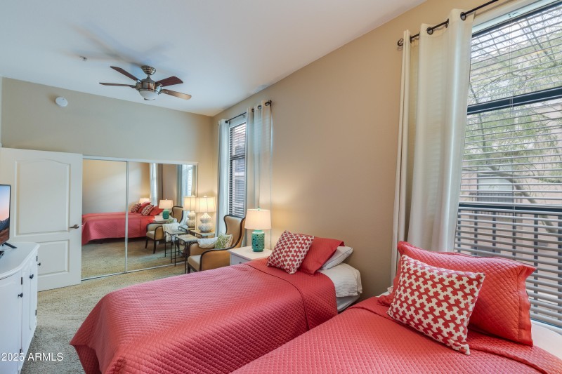 GENEROUSLY SIZED GUEST ROOM.