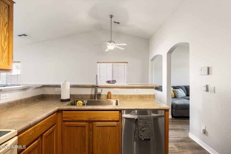 Upgraded Sink & Appliances