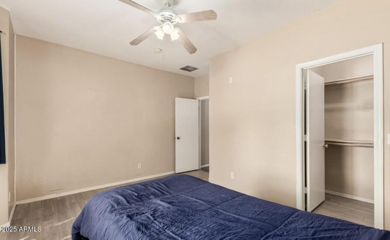 6C1419A5-8B7E-41FC-85D3-ADBA4872B0EF_1_2