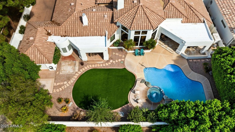 007__1903 E Freeport Ct