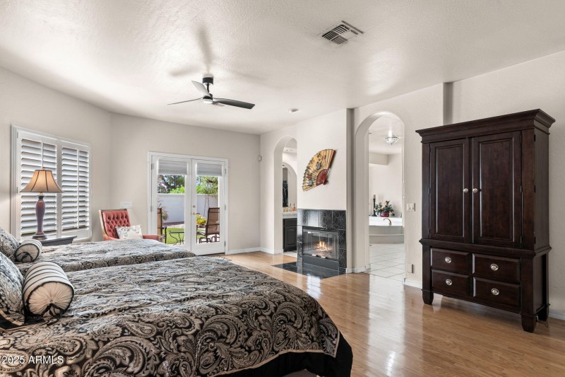 033__1903 E Freeport Ct