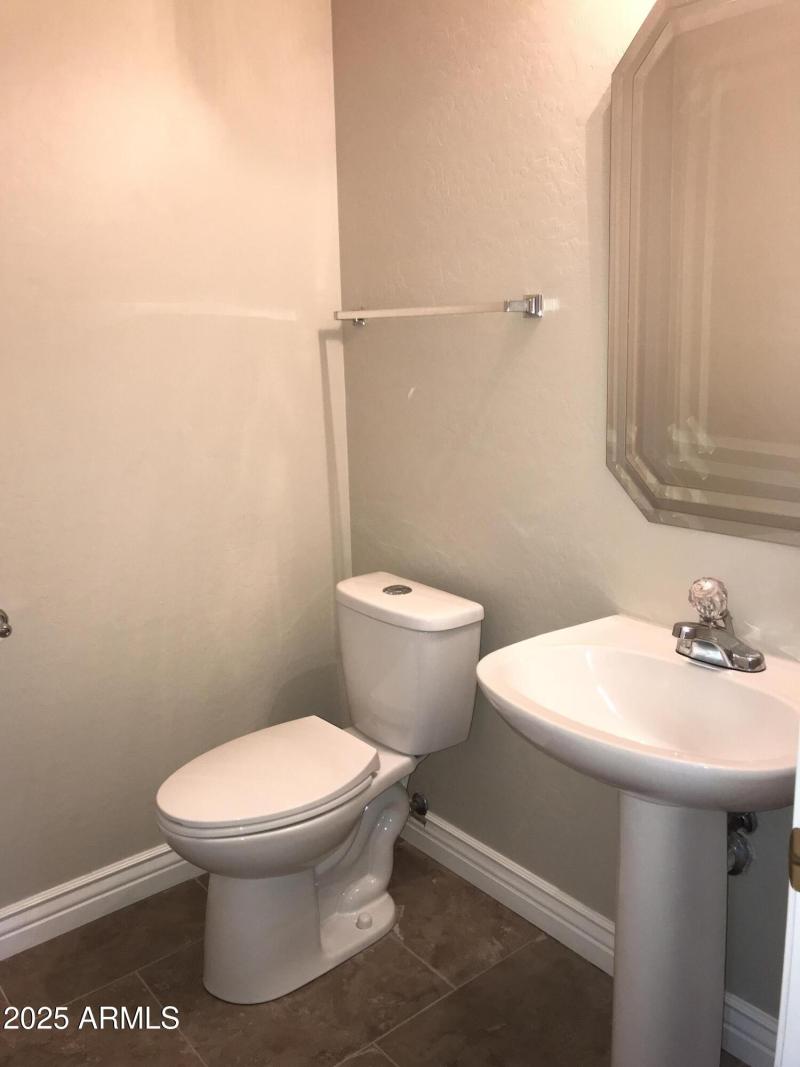 1/2 Bathroom