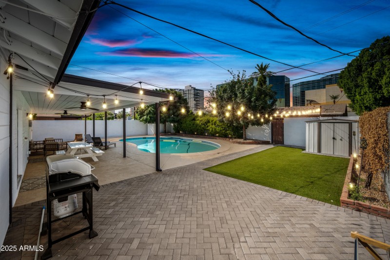 Gorgeous Back yard