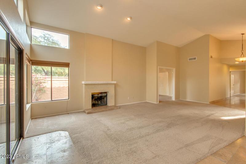 12. OPEN AND SPACIOUS LIVING ROOM WITH F