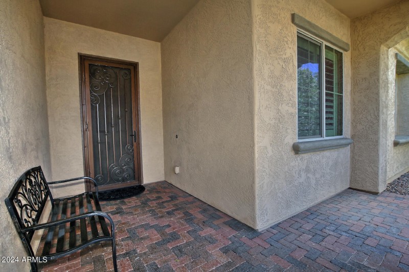 7167 W Merriweather Wy-large-004-037-Fro