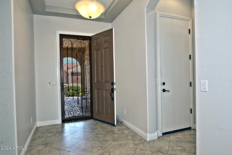 7167 W Merriweather Wy-large-005-019-Ent