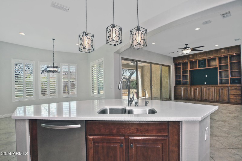 7167 W Merriweather Wy-large-018-001-Spa