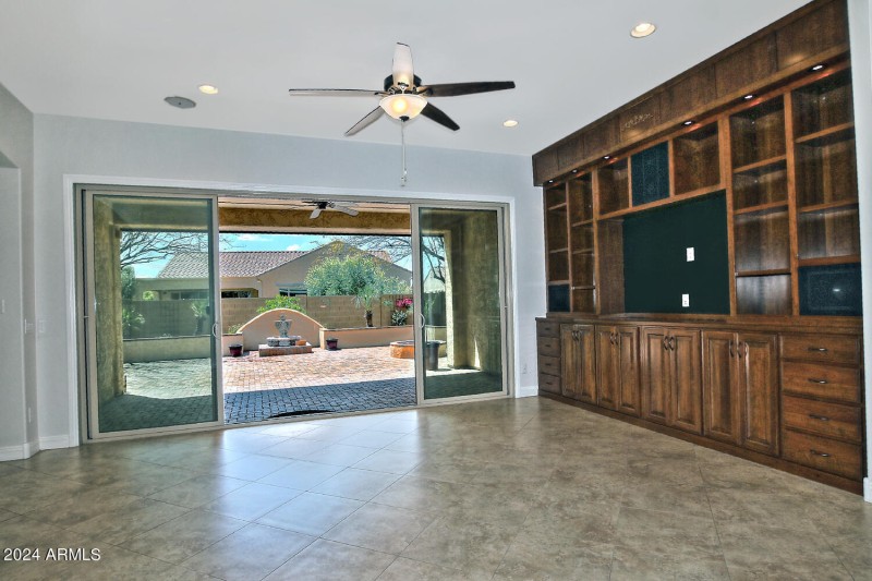 7167 W Merriweather Wy-large-021-053-Dou
