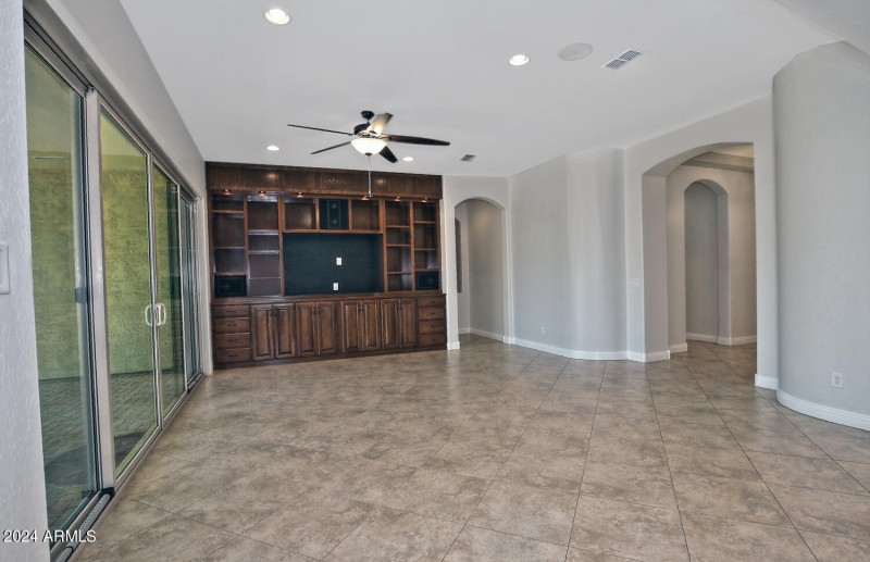 7167 W Merriweather Wy-large-022-016-Gre