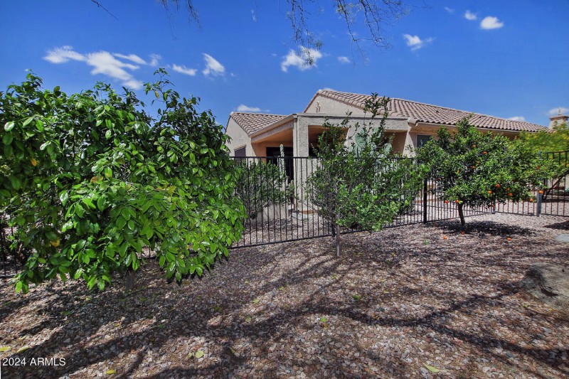 7167 W Merriweather Wy-large-041-052-Fru