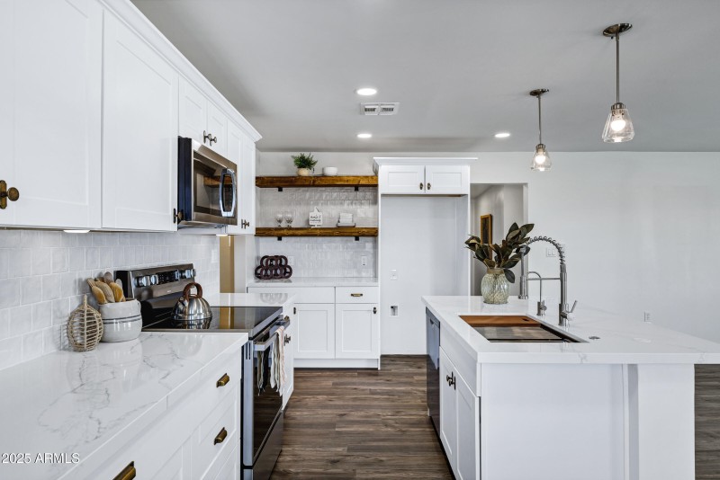 620 W Martin Rd-13
